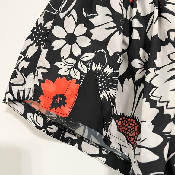 NWT Free People Movement Carpe Diem Shorts in Tuxedo Daisy - Picture 6 of 10